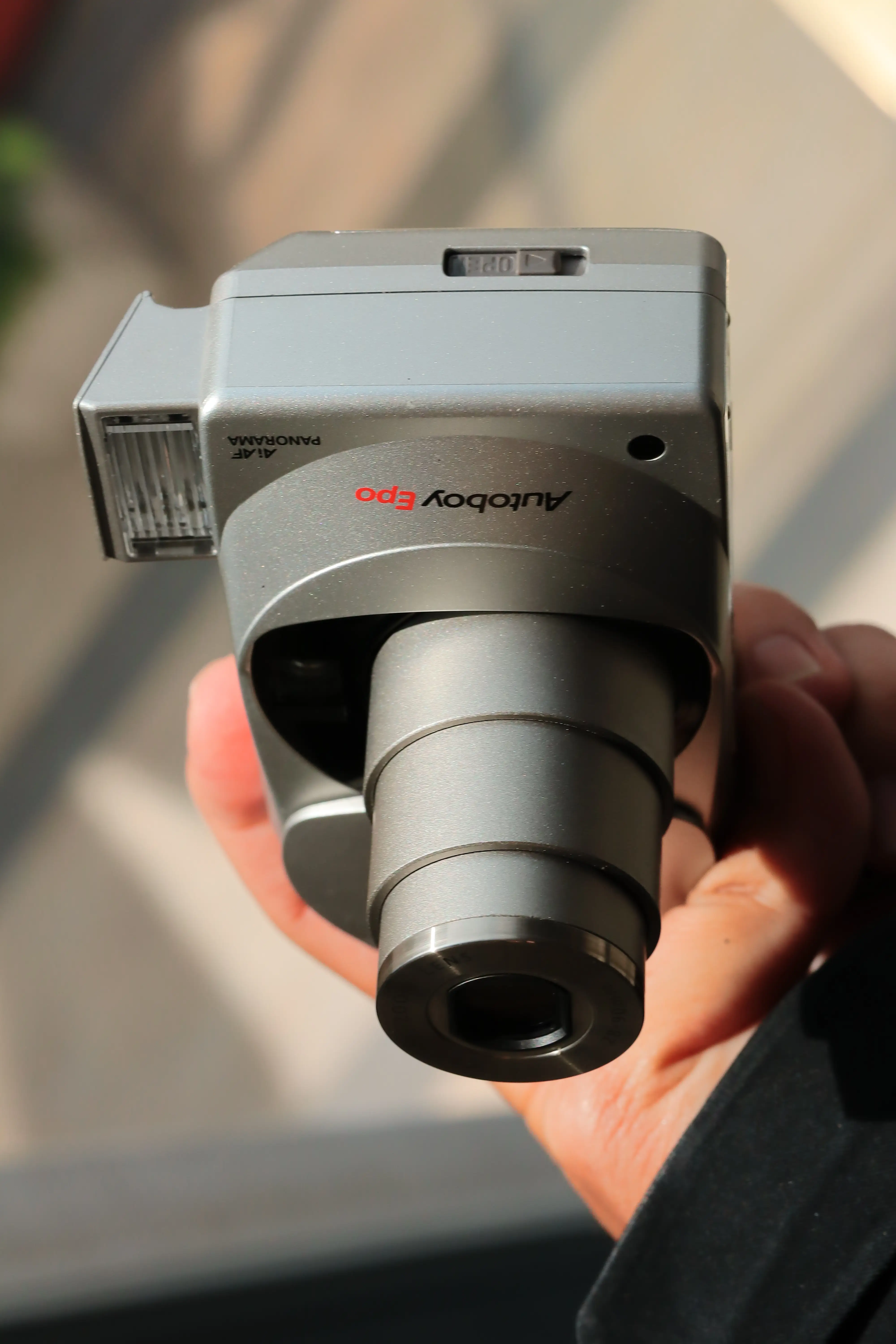 Canon Autoboy EPO/ Sure Shot Z90W/ Prima Super 90 Wide khi zoom ở tiêu cự 90mm