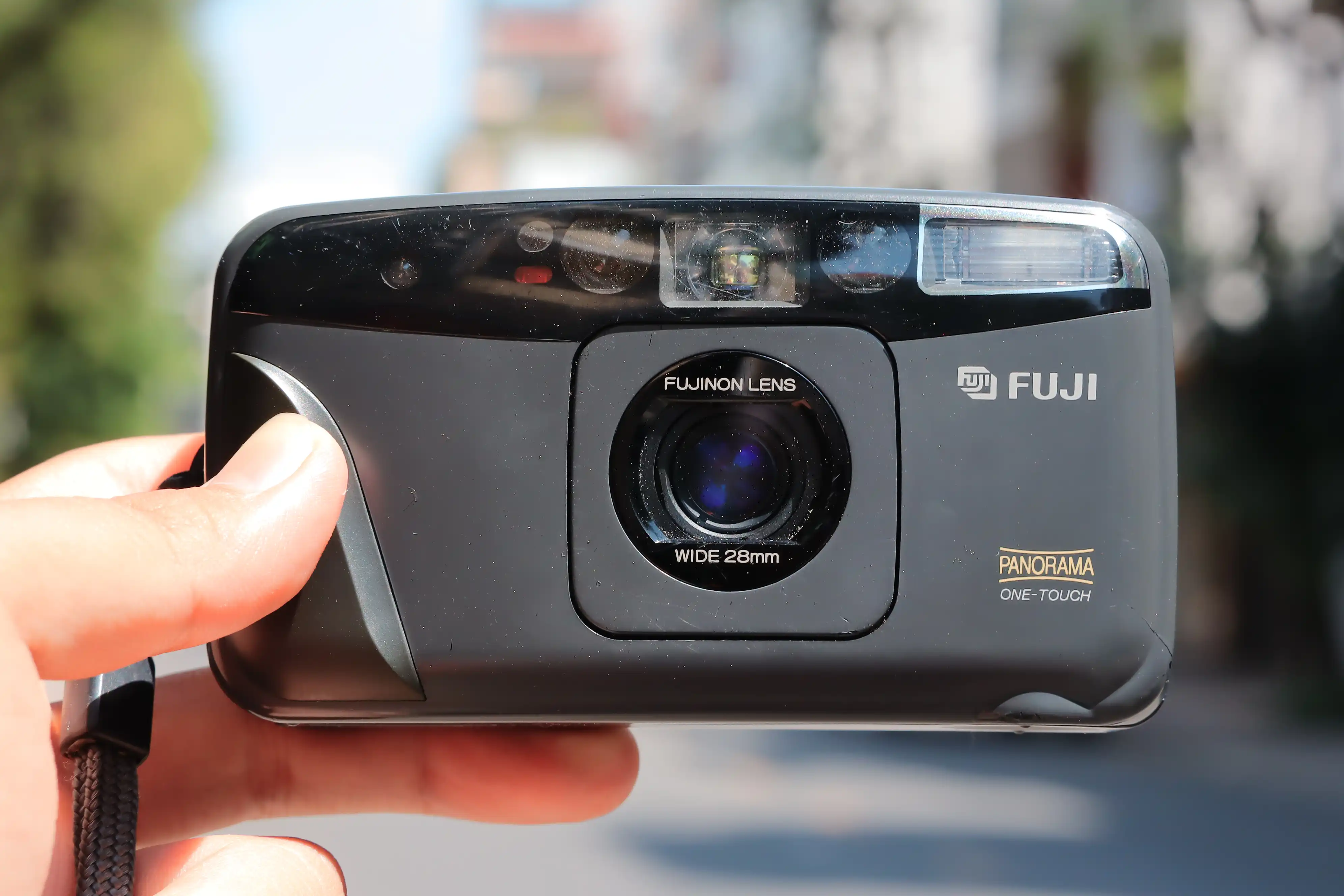 Fujifilm Cardia Everyday OP: Họ hàng giá rẻ của Fujifilm Tiara Mini