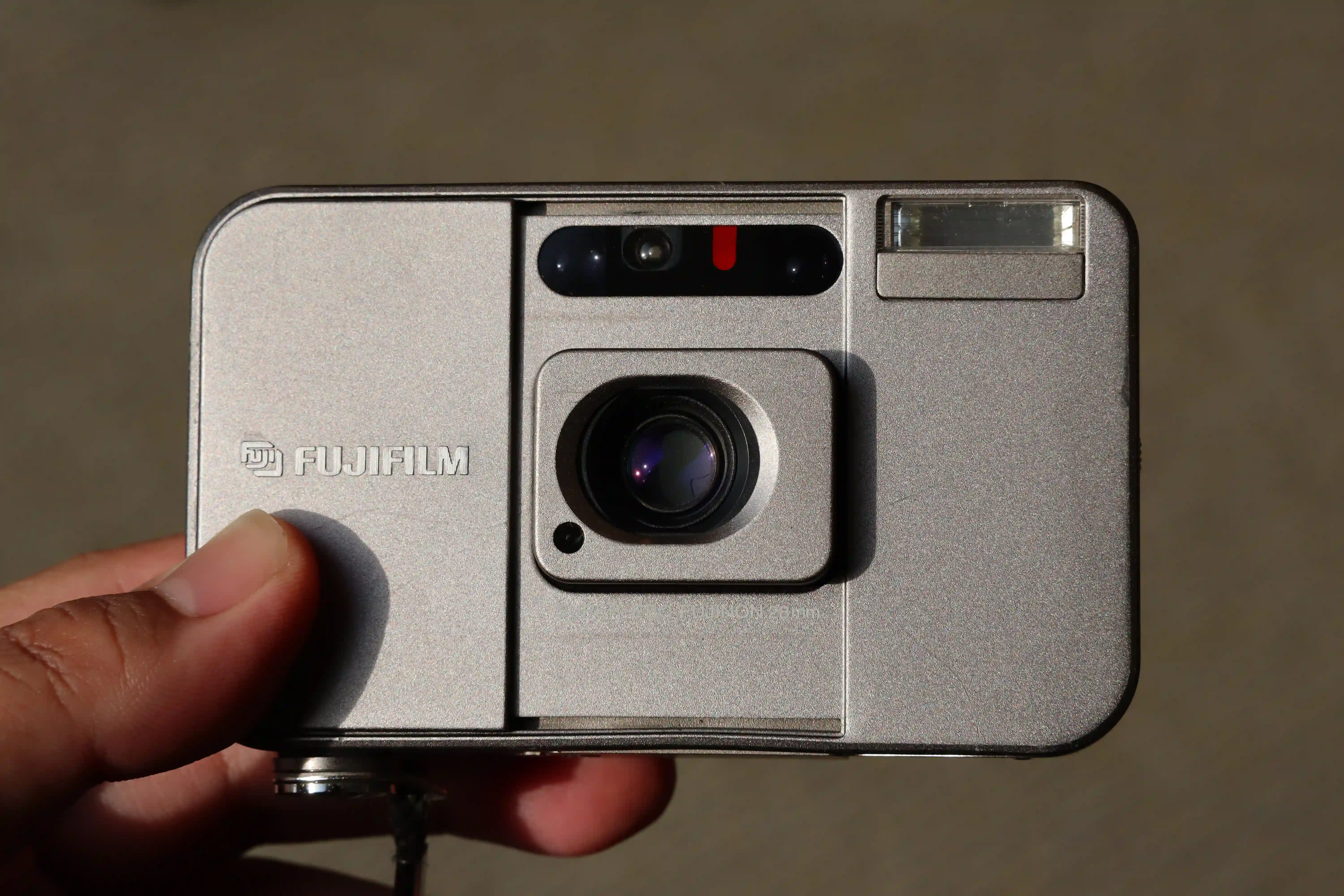 Review máy phim Fuji Cardia Mini I (Fuji Tiara Mini I)