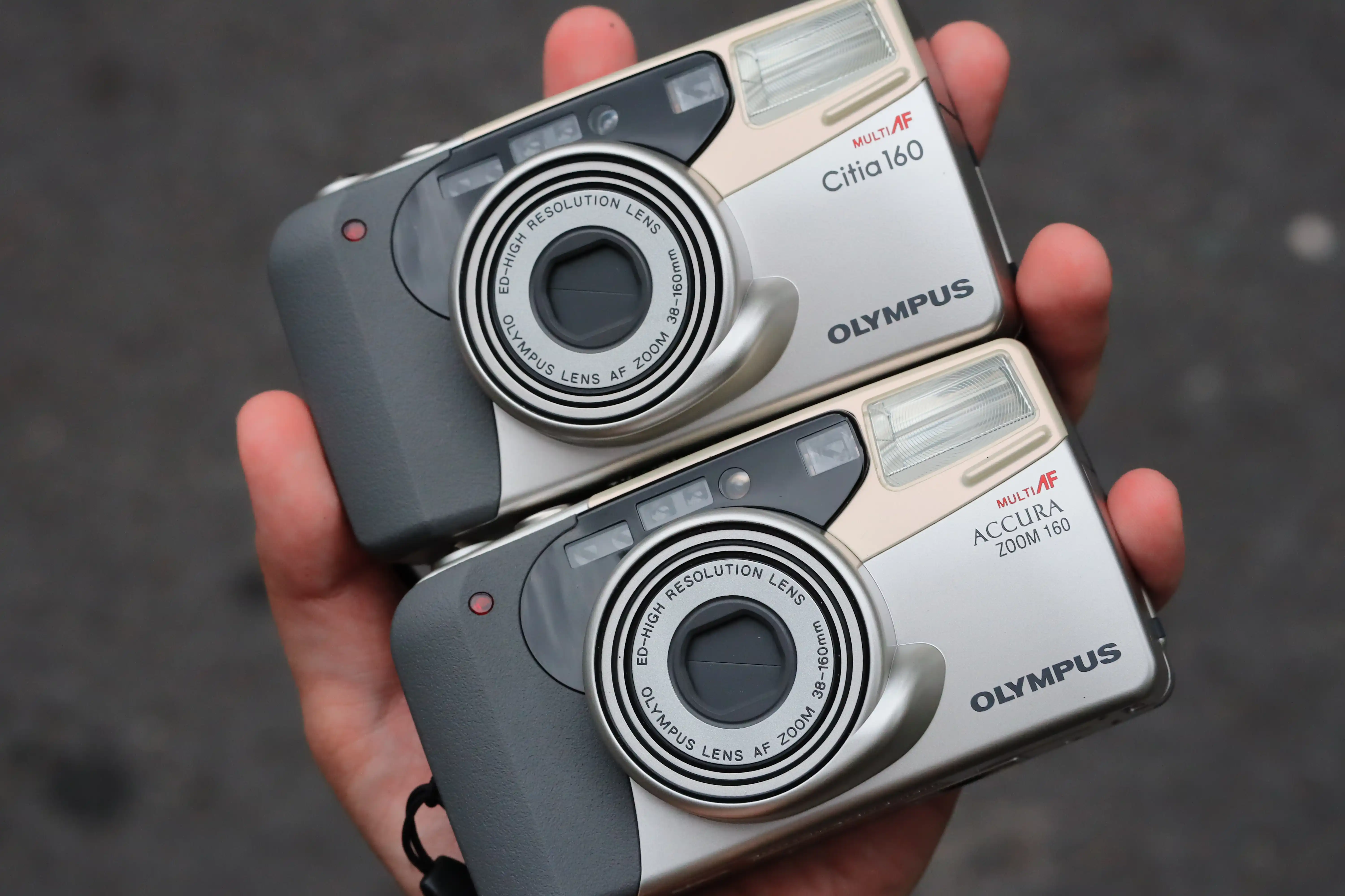 Olympus Citia 160, Olympus Accura 160, Olympus Superzoom 160 đều là 1, chỉ khác nhau tên gọi cho từng thị trường