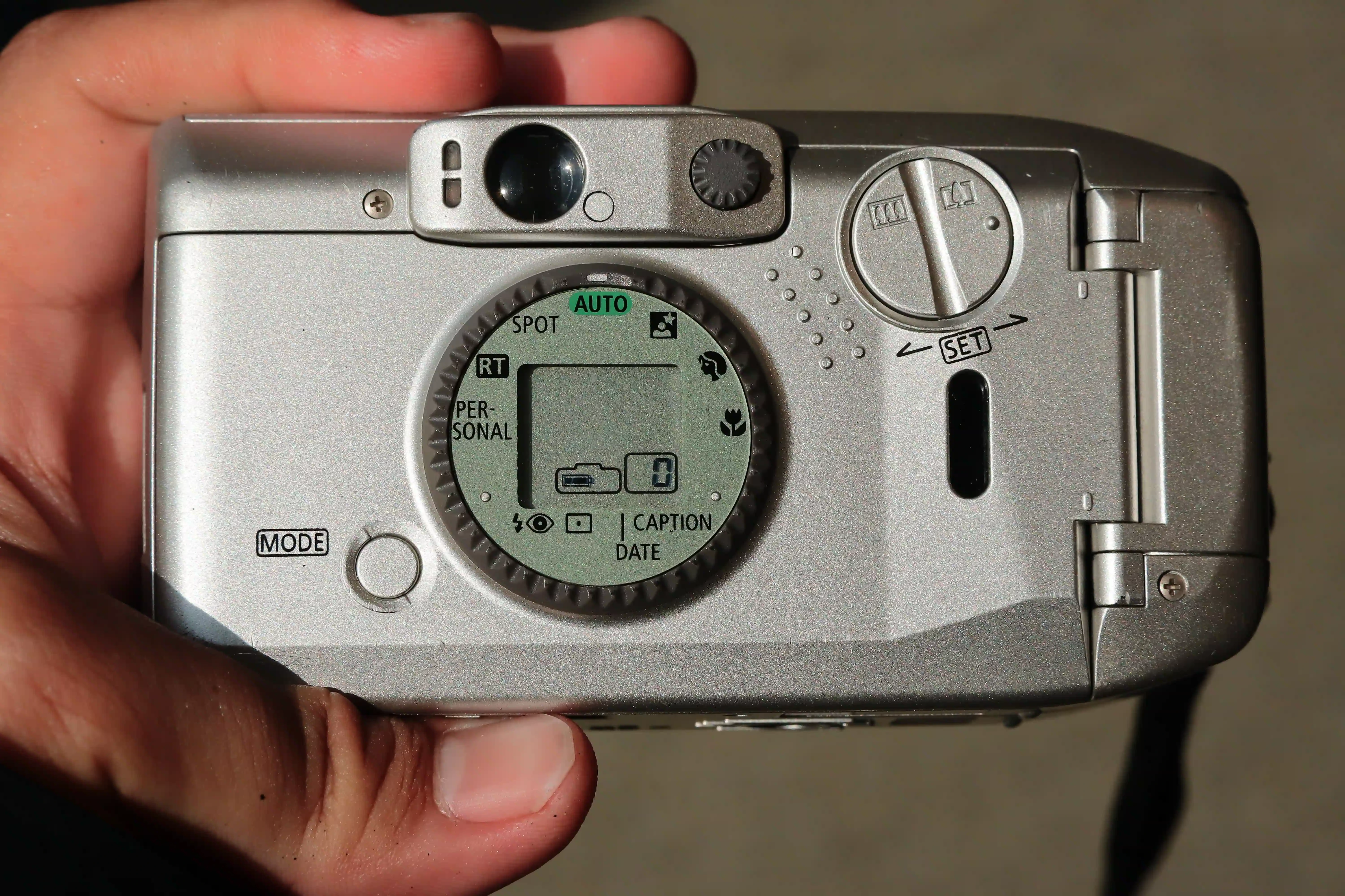 Mặt sau của Canon Autoboy EPO/ Sure Shot Z90W/ Prima Super 90 Wide với tùy chọn Personal thú vị