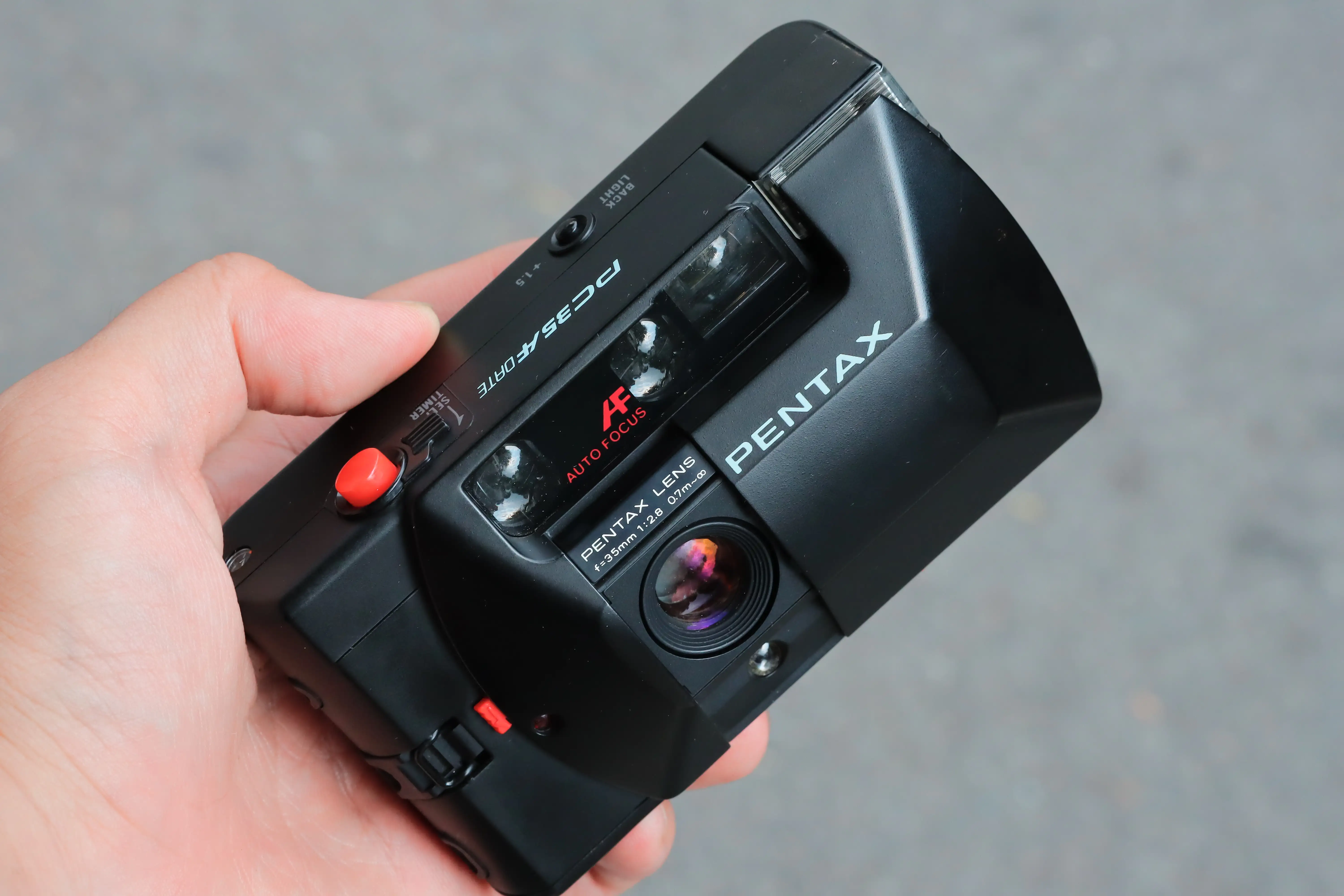 Ngoại quan tổng thể của Pentax PC35 AF