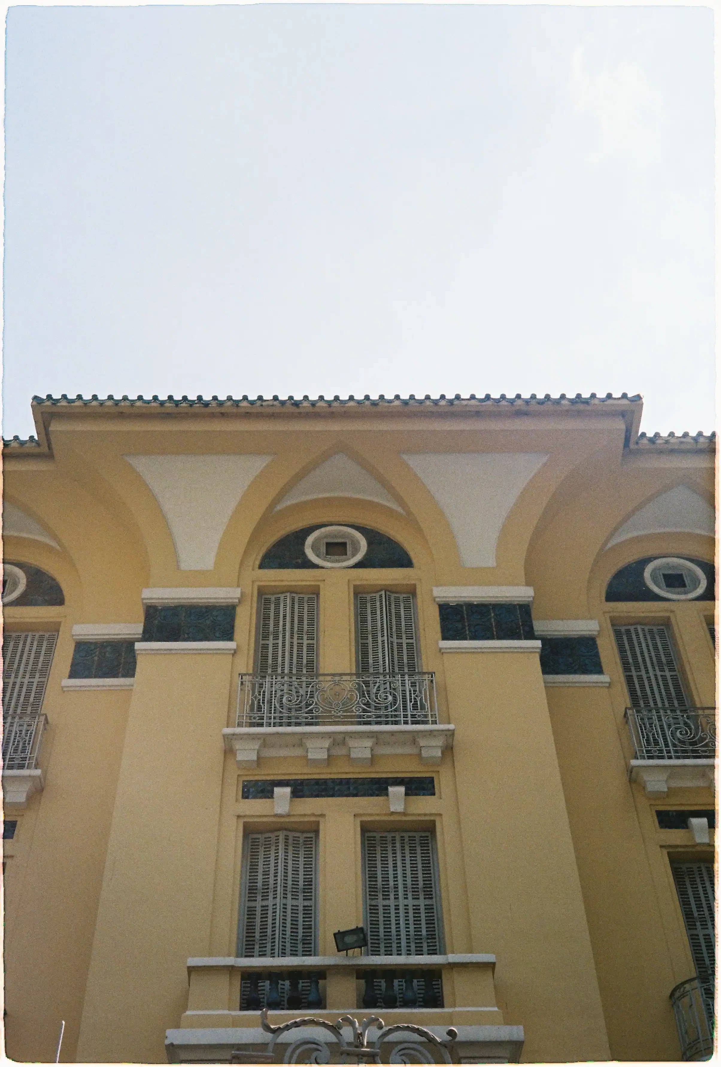 Test lớp tráng phủ HFT trên Rollei 35 SE trong điều kiện ngược sáng: Kiểm soát tương phản tốt. Rollei 35 SE, f/11/ 1/500s, Fuji 400