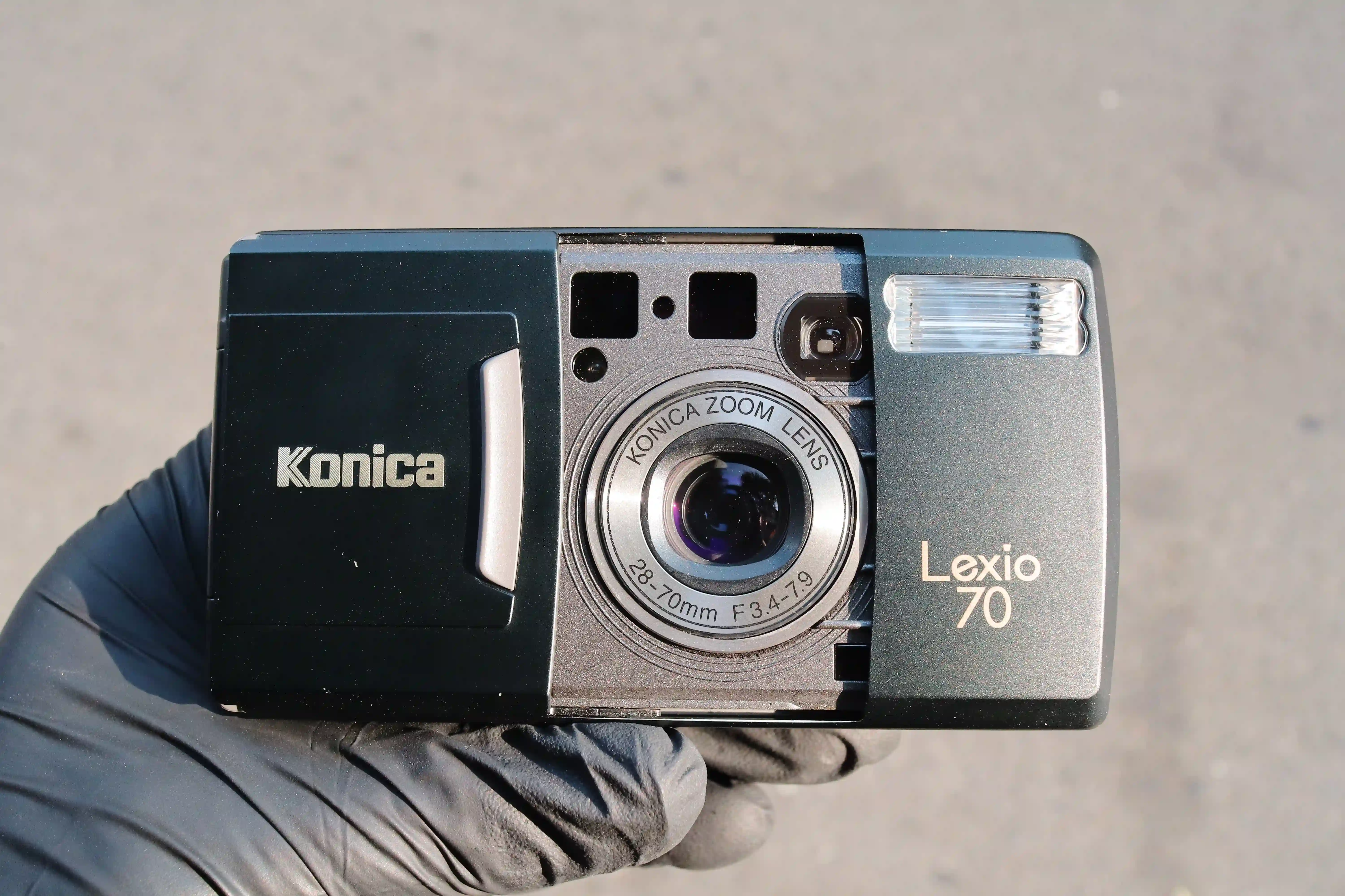 Review Konica Lexio 70: Đỉnh cao PnS phim cuối của Konica